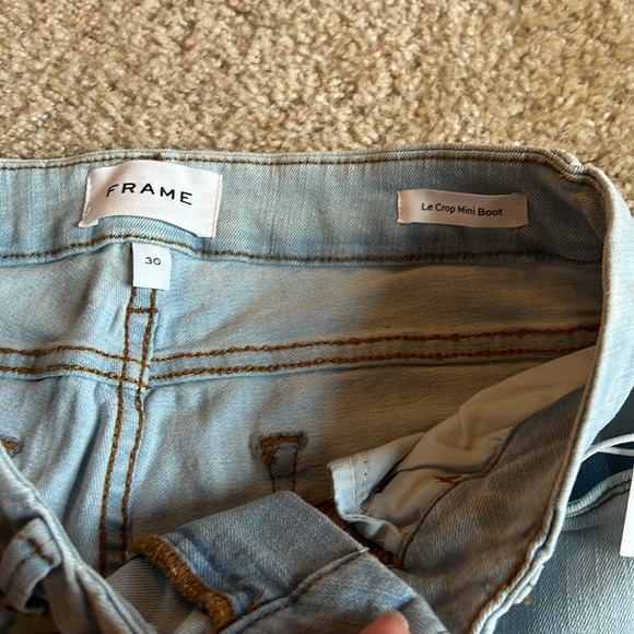 Frame Le crop mini raw hem division light wash denim Jean size 30 - Picture 8 of 9